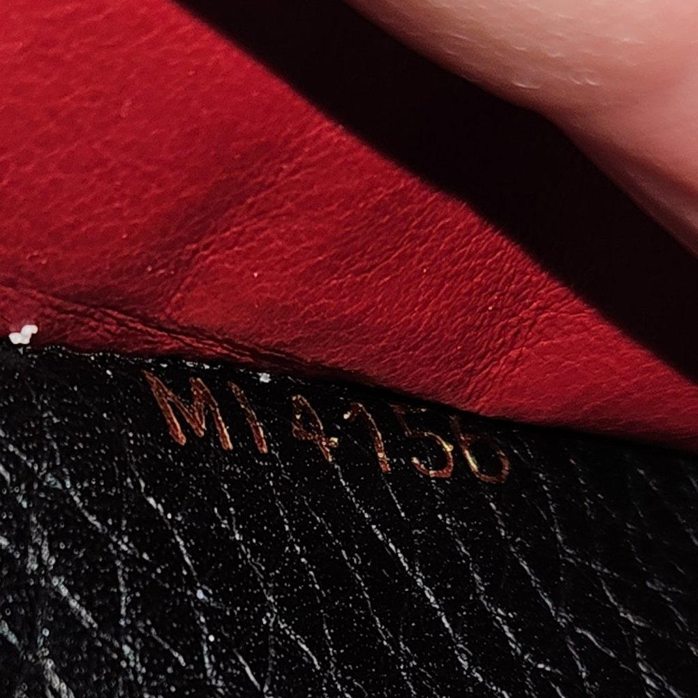 LV Portefeuille Capucines Long wallet - Picture 4 of 16